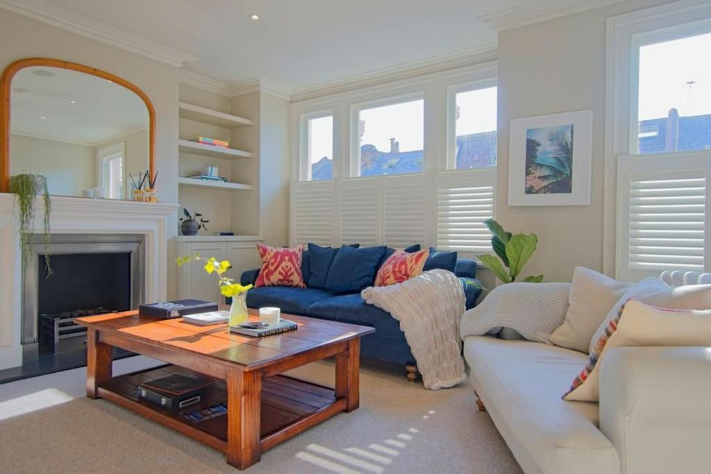 Apartamento Luxurious 2-bedroom With Rooftop Terrace, Gourmet Kitchen & Fireplace *