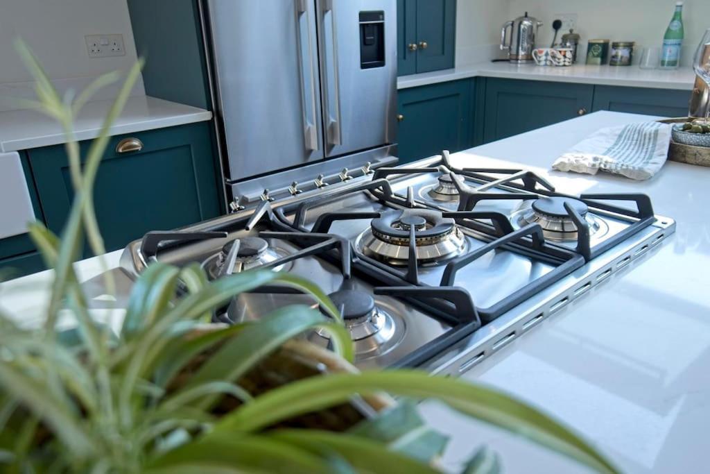 Luxurious 2-bedroom With Rooftop Terrace, Gourmet Kitchen & Fireplace Apartamento Londres