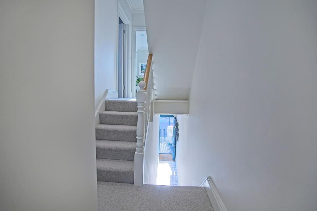 Apartamento Luxurious 2-bedroom With Rooftop Terrace, Gourmet Kitchen & Fireplace Londres