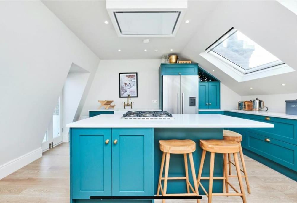 Luxurious 2-bedroom With Rooftop Terrace, Gourmet Kitchen & Fireplace Apartamento Londres