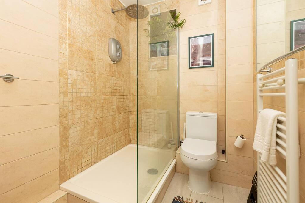 Lovely 1br Flat In Clapton 5mins Overground St Apartamento *