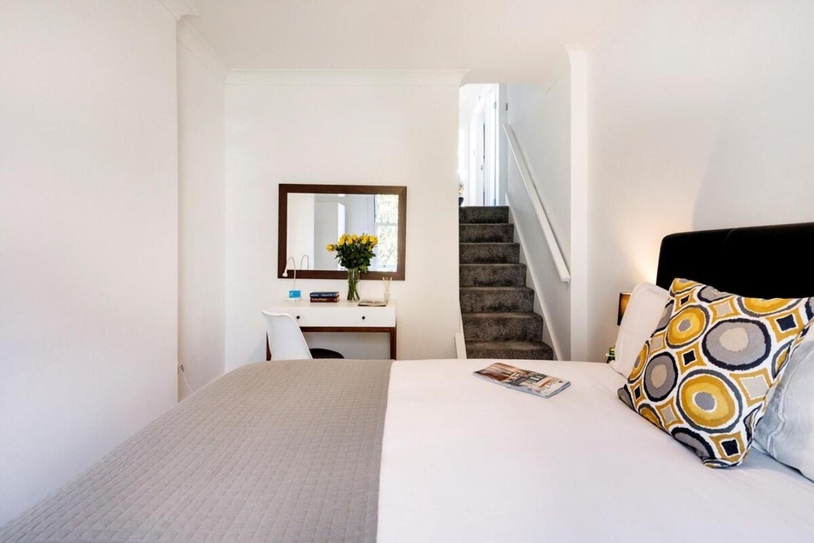 Bright And Modern Earls Court Gem London