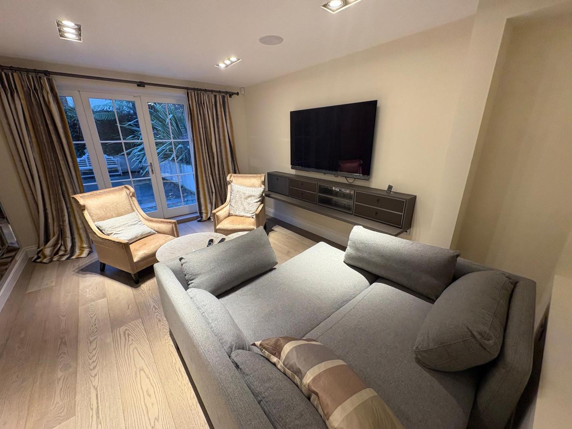 Luxury 4 Bedrooms 5 Baths 2 Receptions Family House With Garden Chelsea Villa *