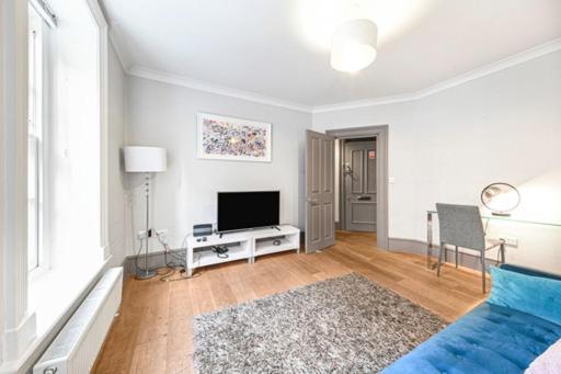1br In C-london Near Oxford Street *