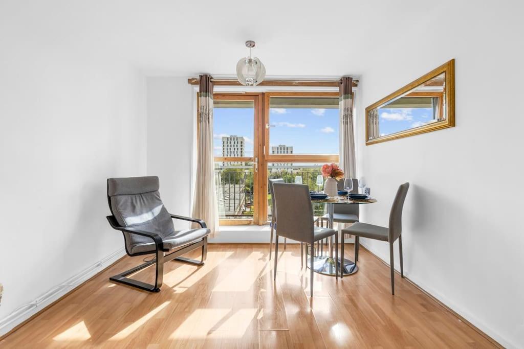 Apartment Modern Flat With Views London