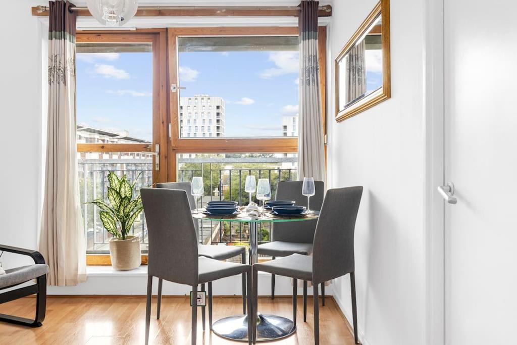 Apartment Modern Flat With Views *