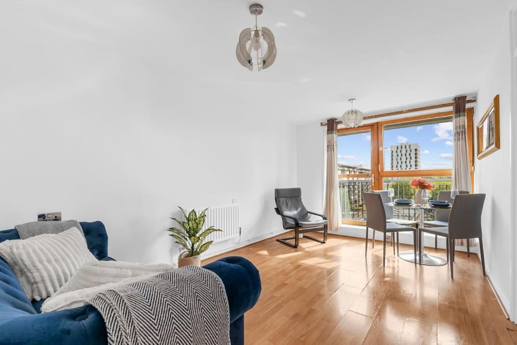 Apartment Modern Flat With Views London