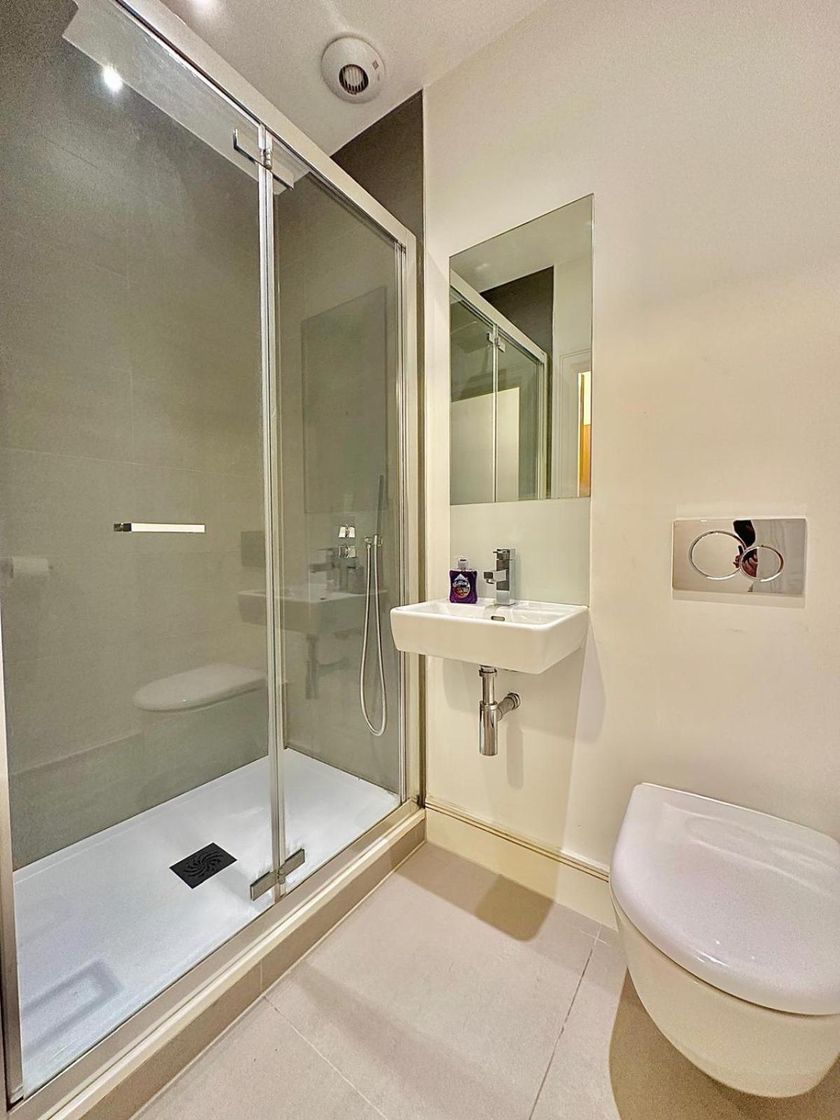 The Grange Penthouse F2 Apartment *
