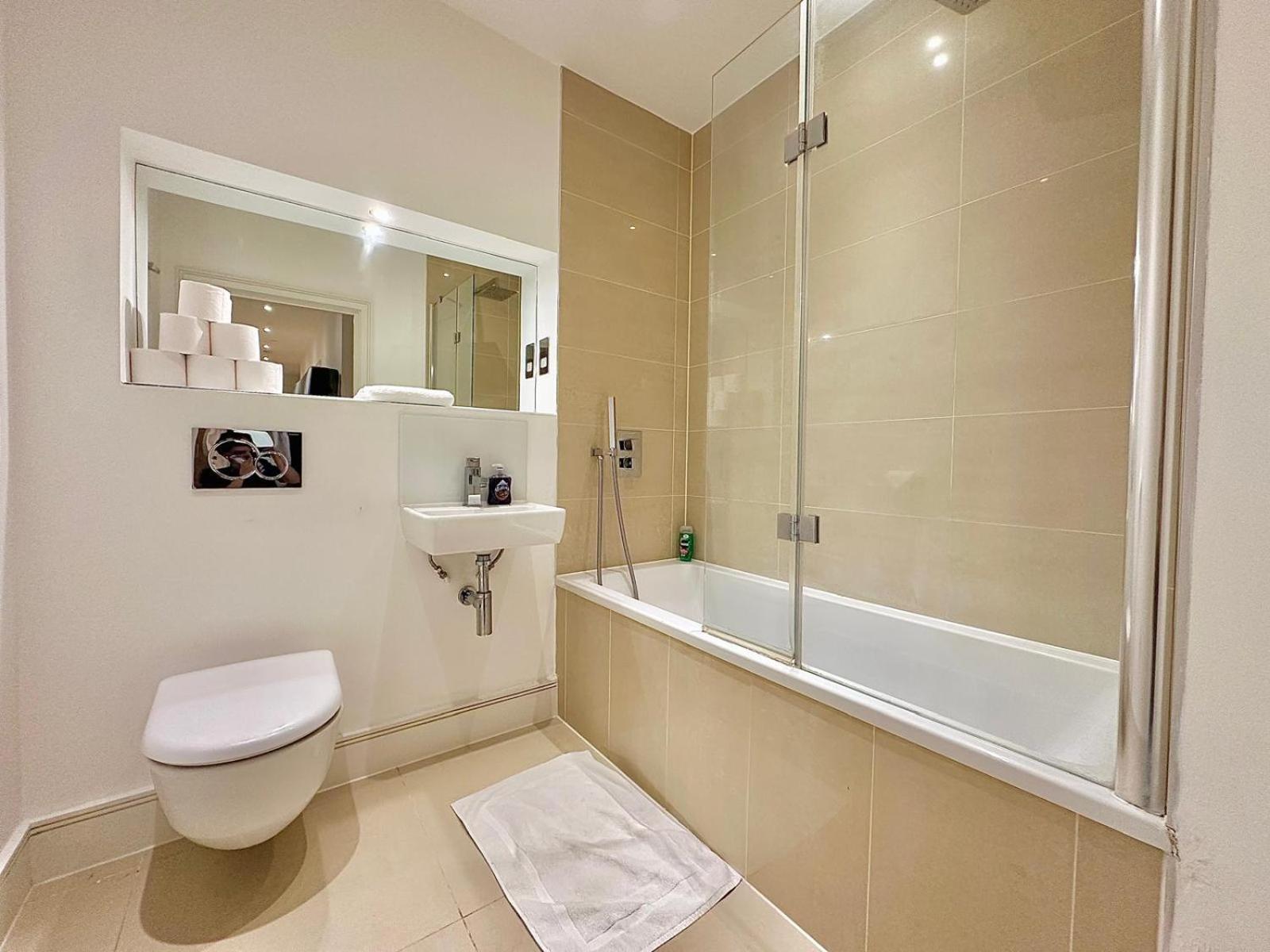 The Grange Penthouse F2 Apartment London