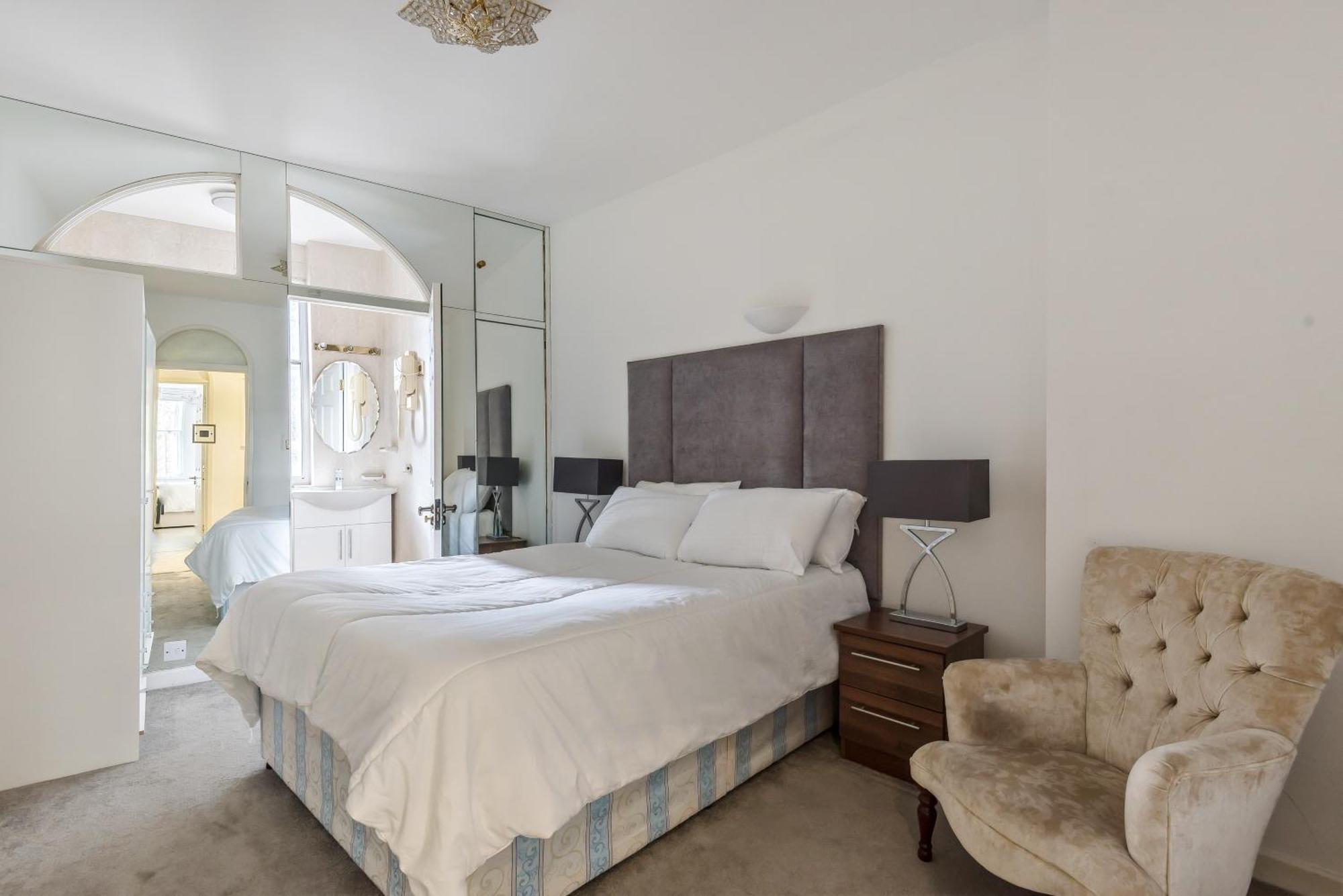 Apartment Strathmore Court *