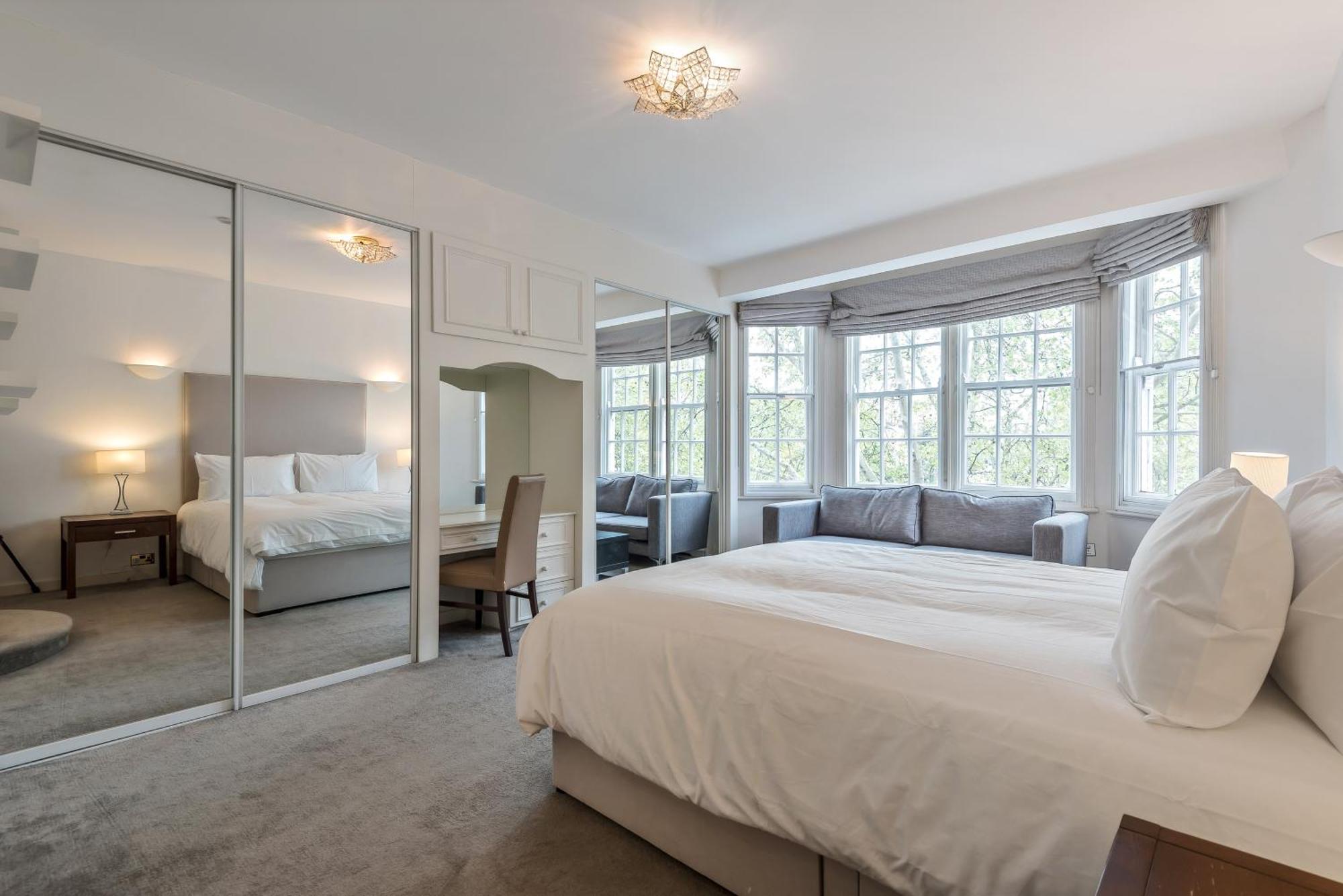 Strathmore Court Apartment London