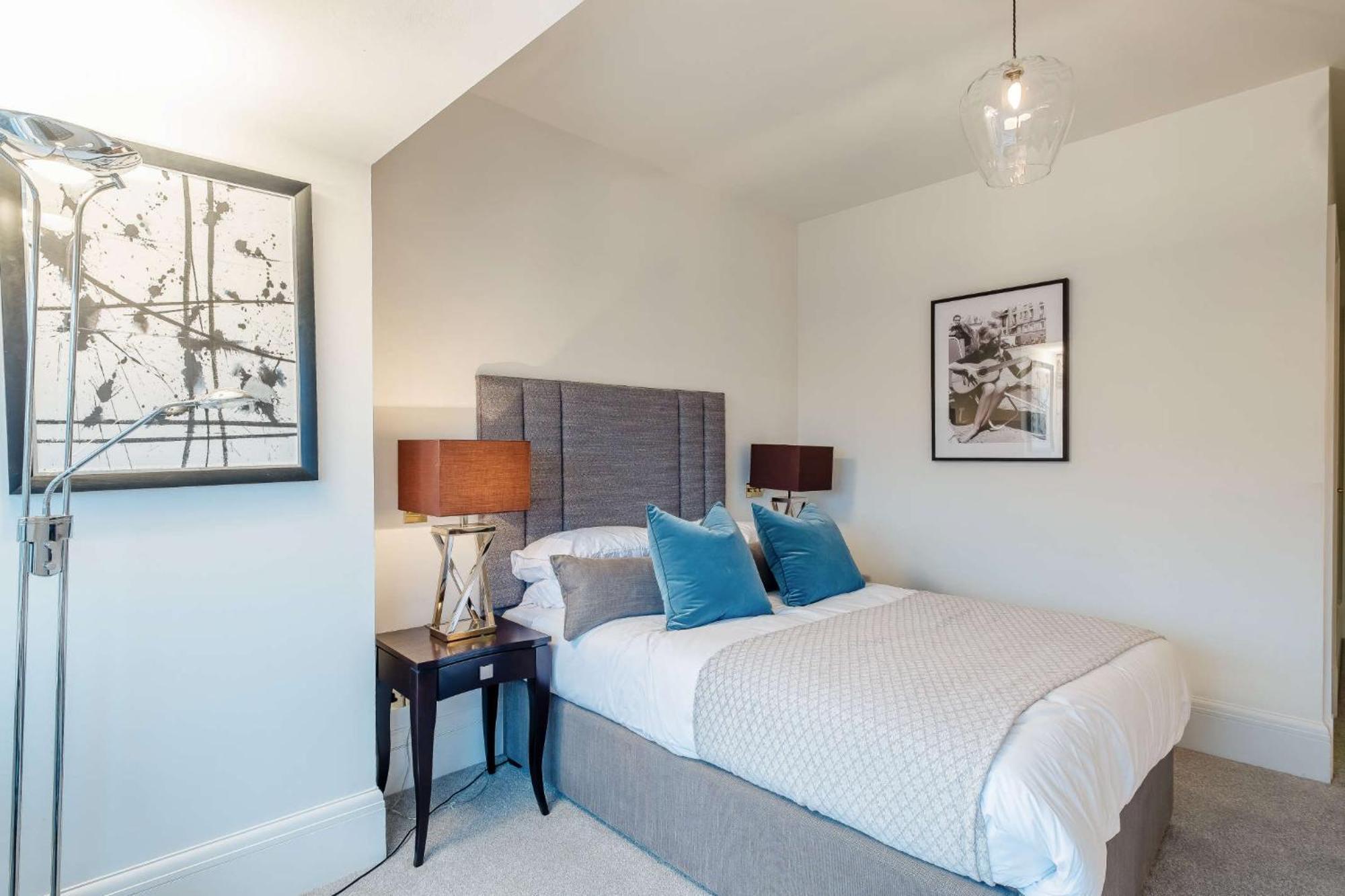 Apartment Strathmore Court London