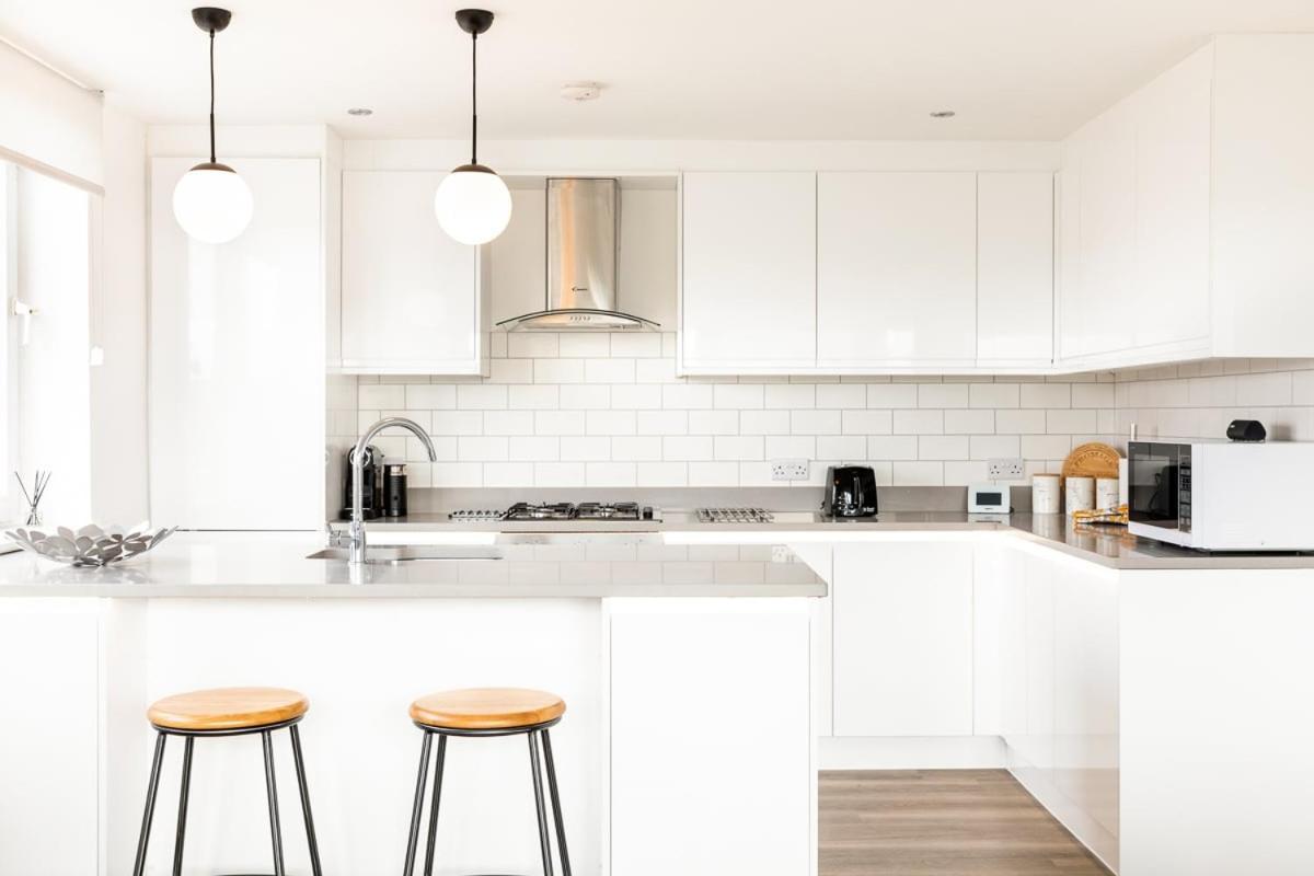 Bright Bridge Apartment *
