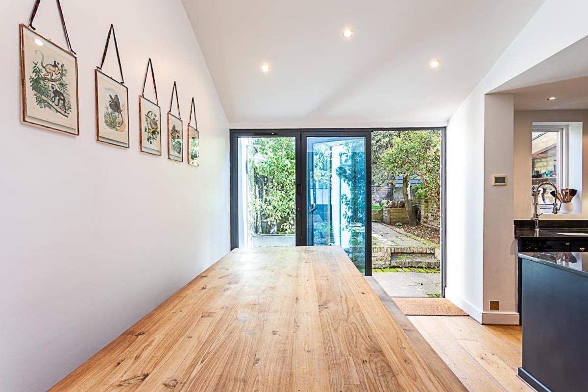 The Artist's House Alma Street Holiday home London