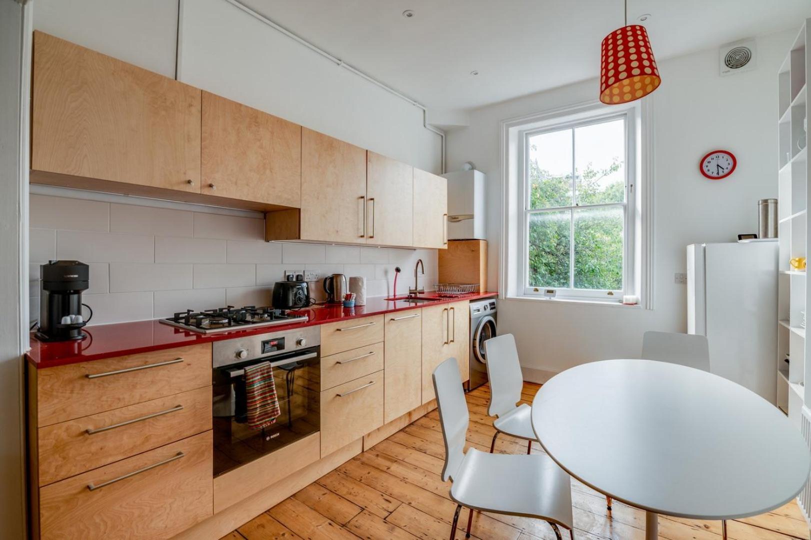 Ferienhaus Bright Two Bedroom Near Vibrant Camden Town *