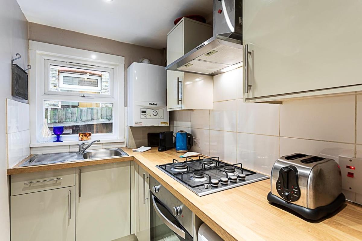 Charming Acton Dollhouse Apartment London