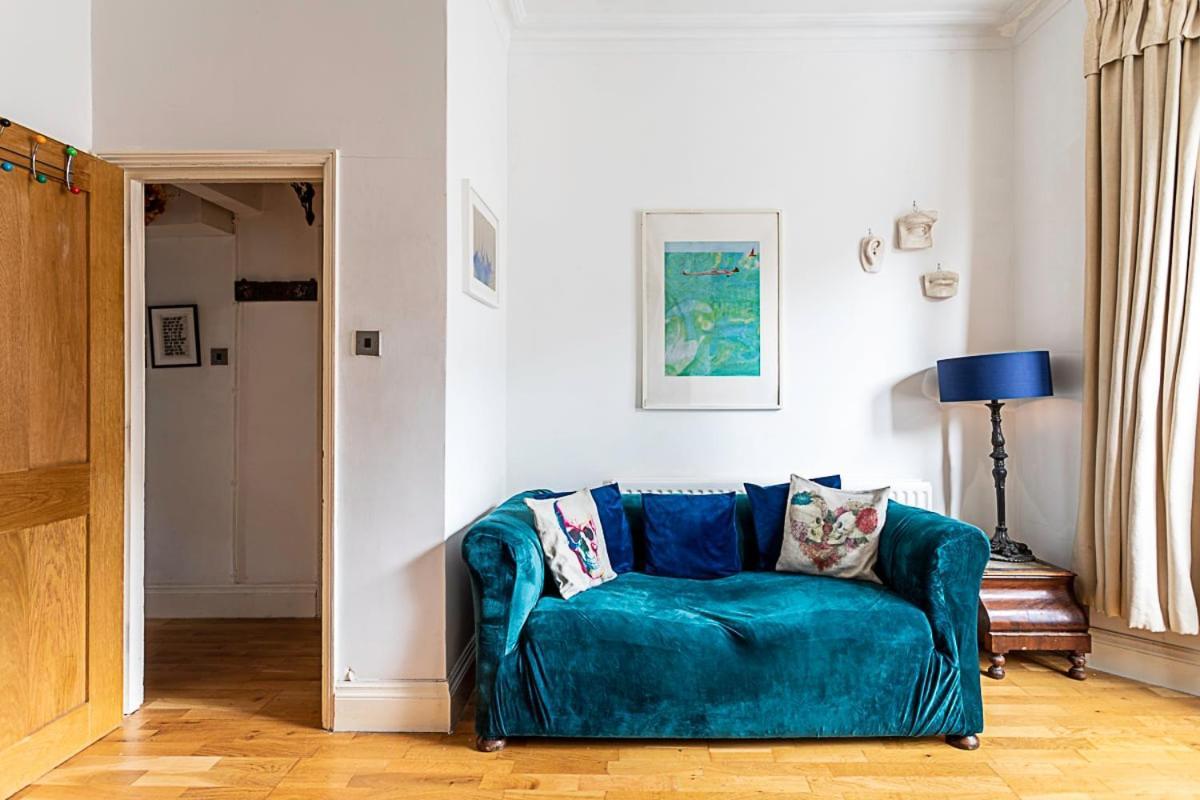 Charming Acton Dollhouse * London