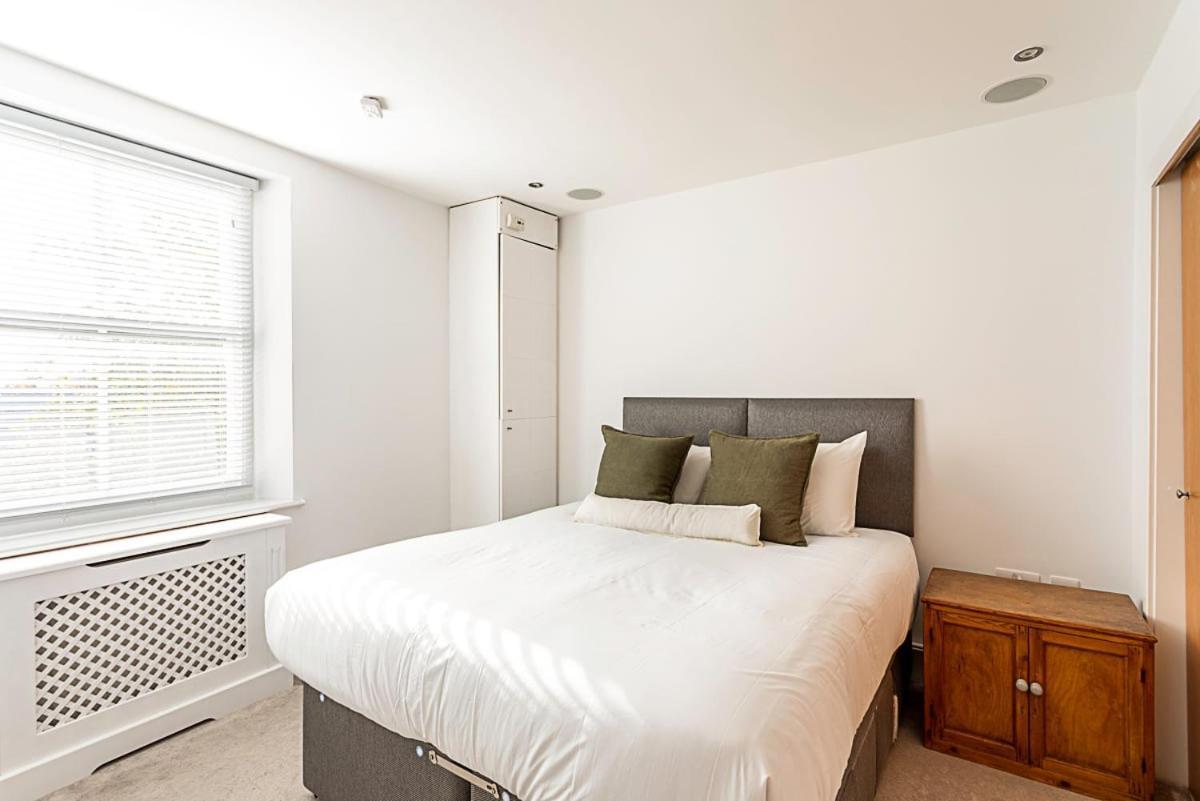 Elegant 3 Bed In Earl's Court *