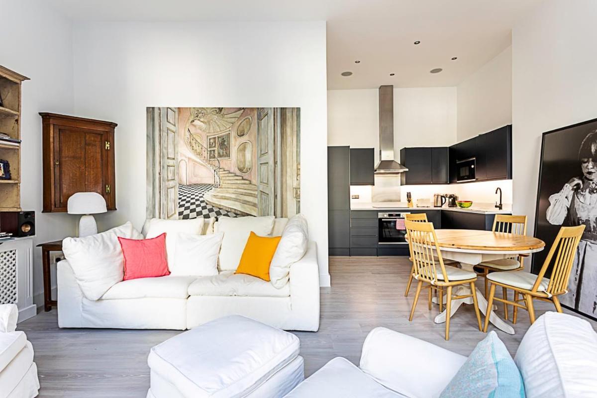 Elegant 3 Bed In Earl's Court Apartment London