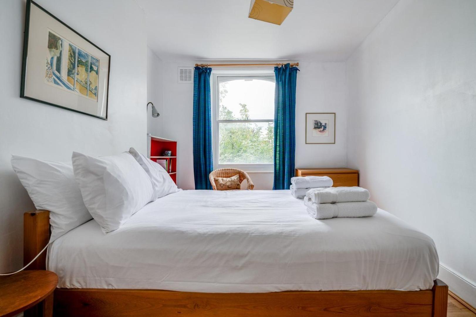 Ferienhaus Bright Two Bedroom Near Vibrant Camden Town London