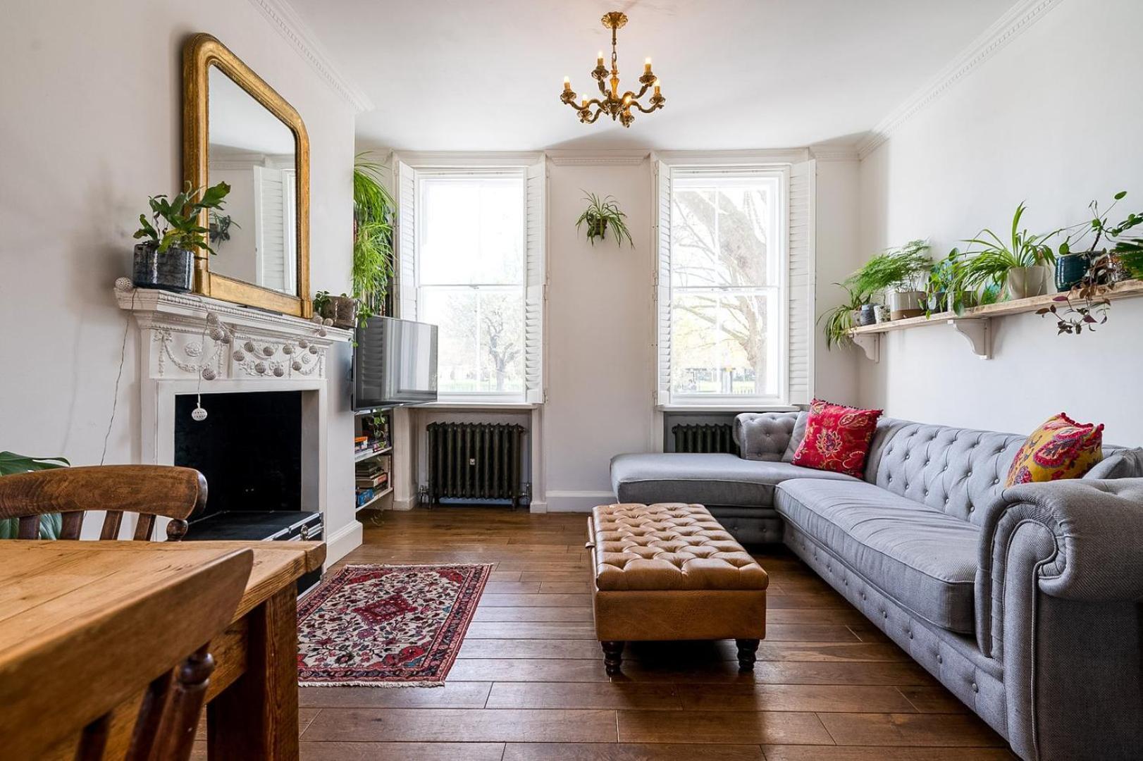 Historic 18th Century Terrace House Apartment
