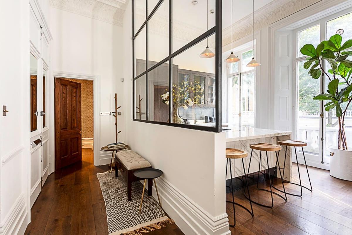 Notting Hill Charm 2-bed Gem Apartment