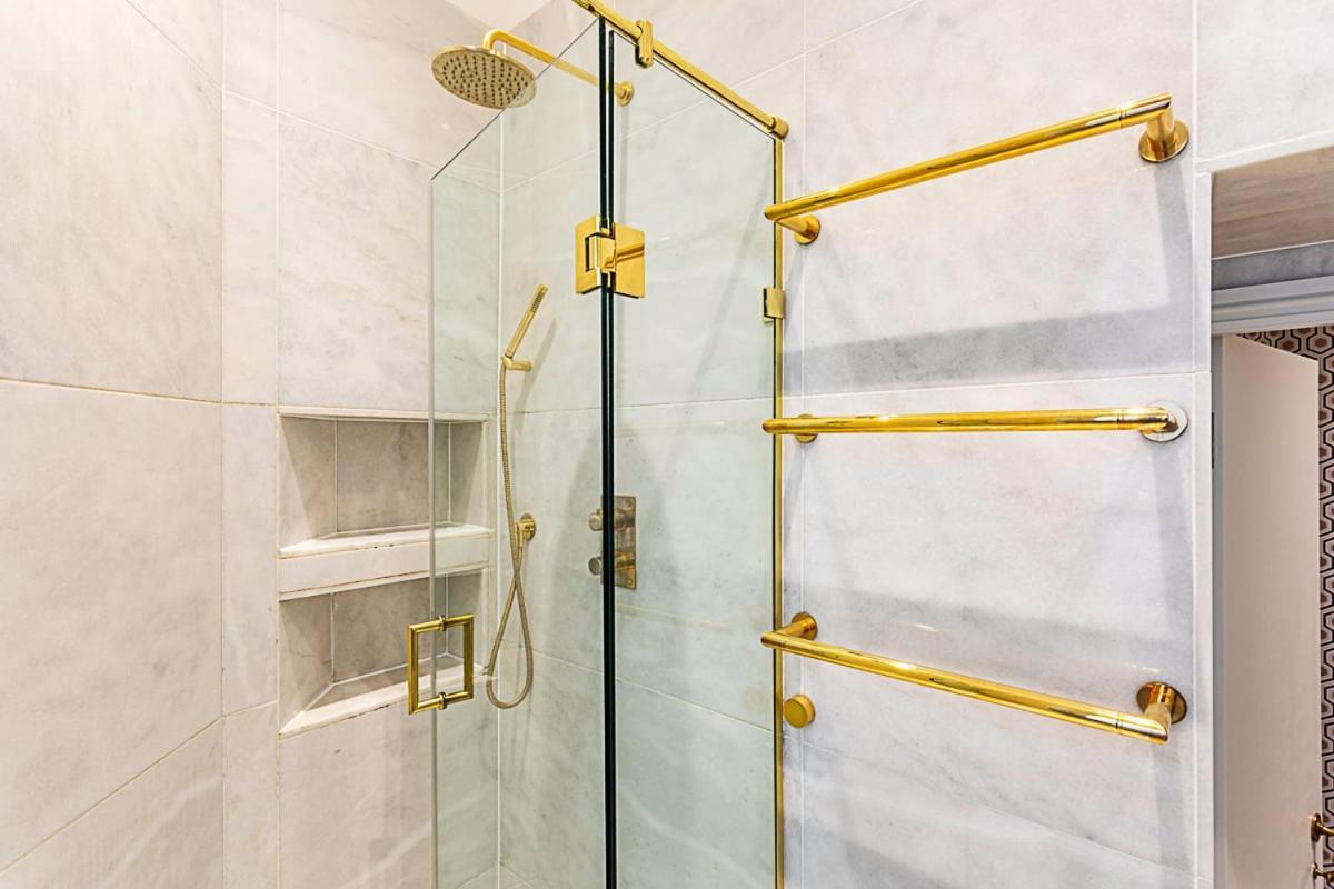 Notting Hill Charm 2-bed Gem Apartment