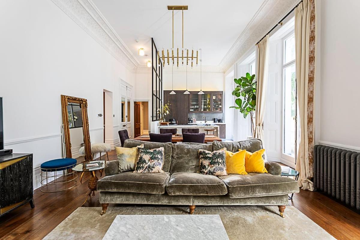 Notting Hill Charm 2-bed Gem Apartment London