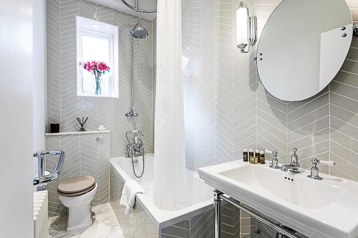 Apartment Notting Hill Charm 2-bed Gem London