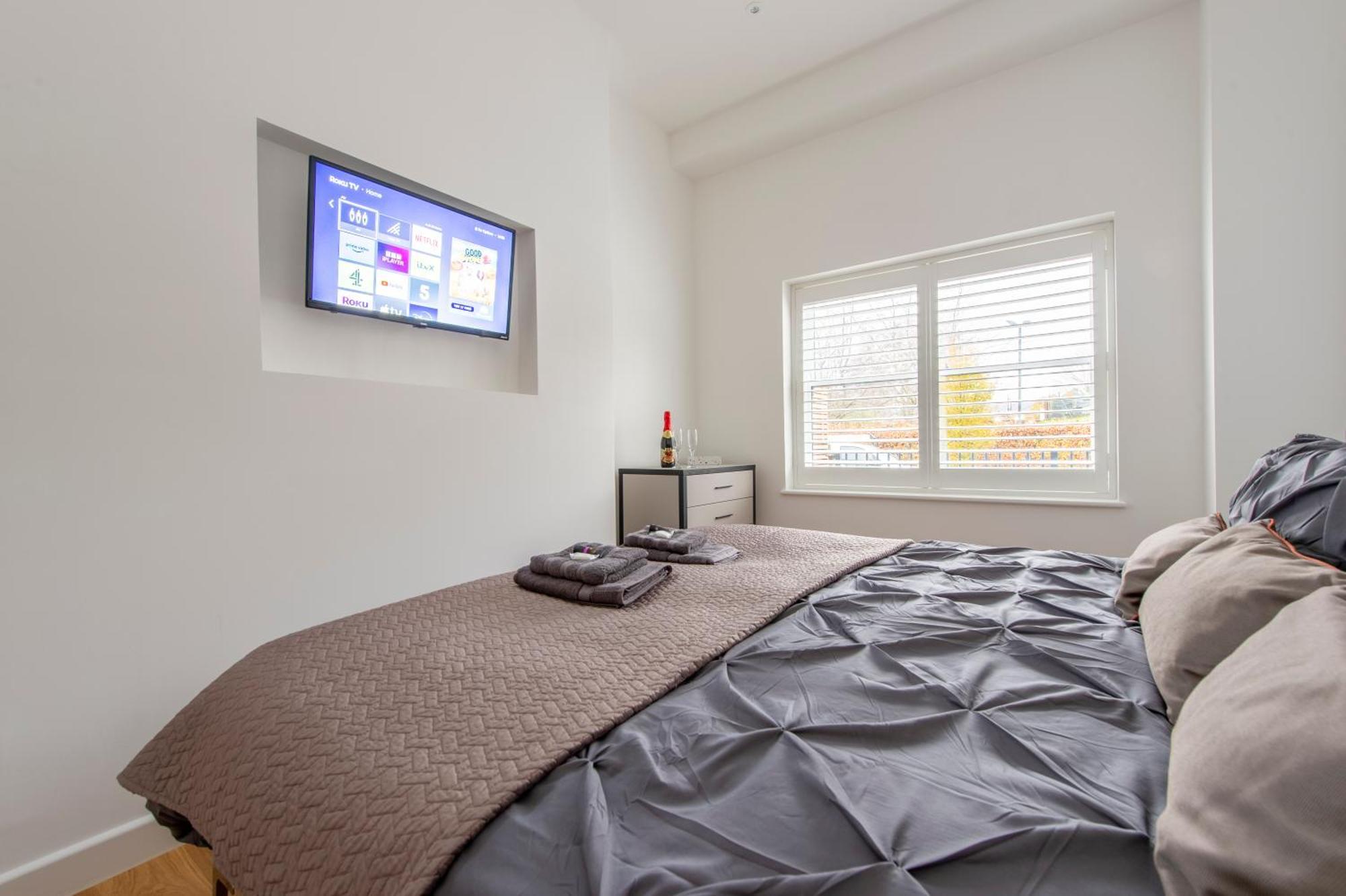 Exquisite 3br Duplex Period Conversion, Air-con & Amenities London