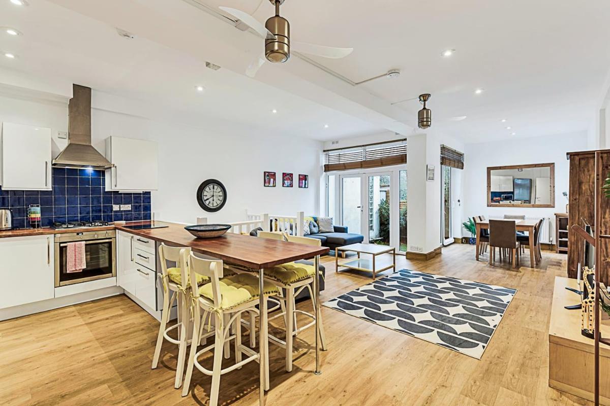Apartment Modern Comfort Two Bedroom Gem On The Rye London