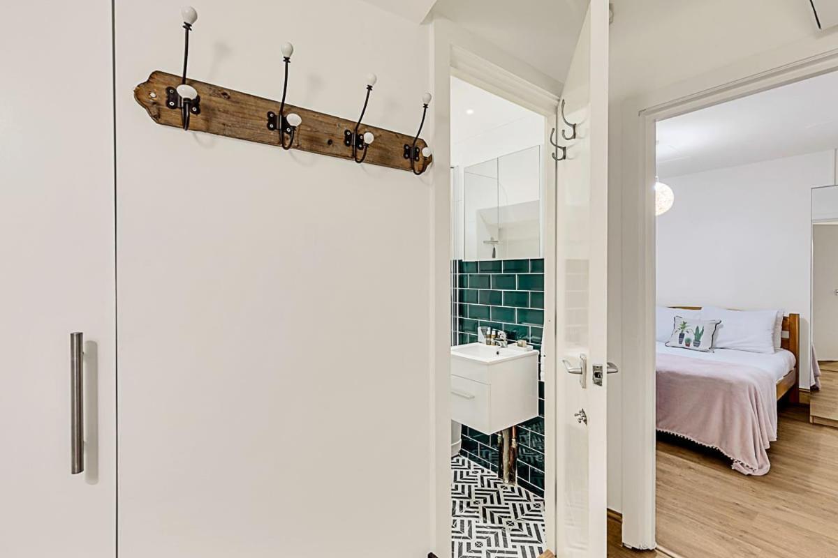 Modern Comfort Two Bedroom Gem On The Rye Apartment London