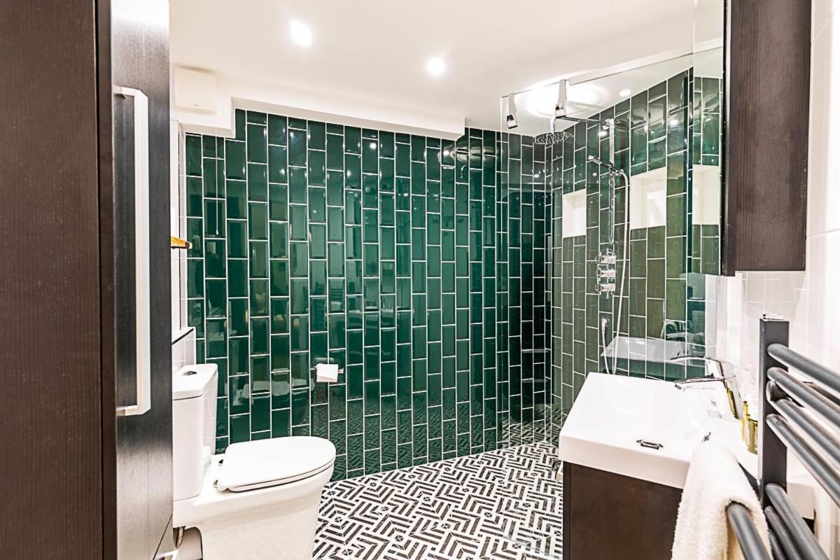 Modern Comfort Two Bedroom Gem On The Rye Apartment London