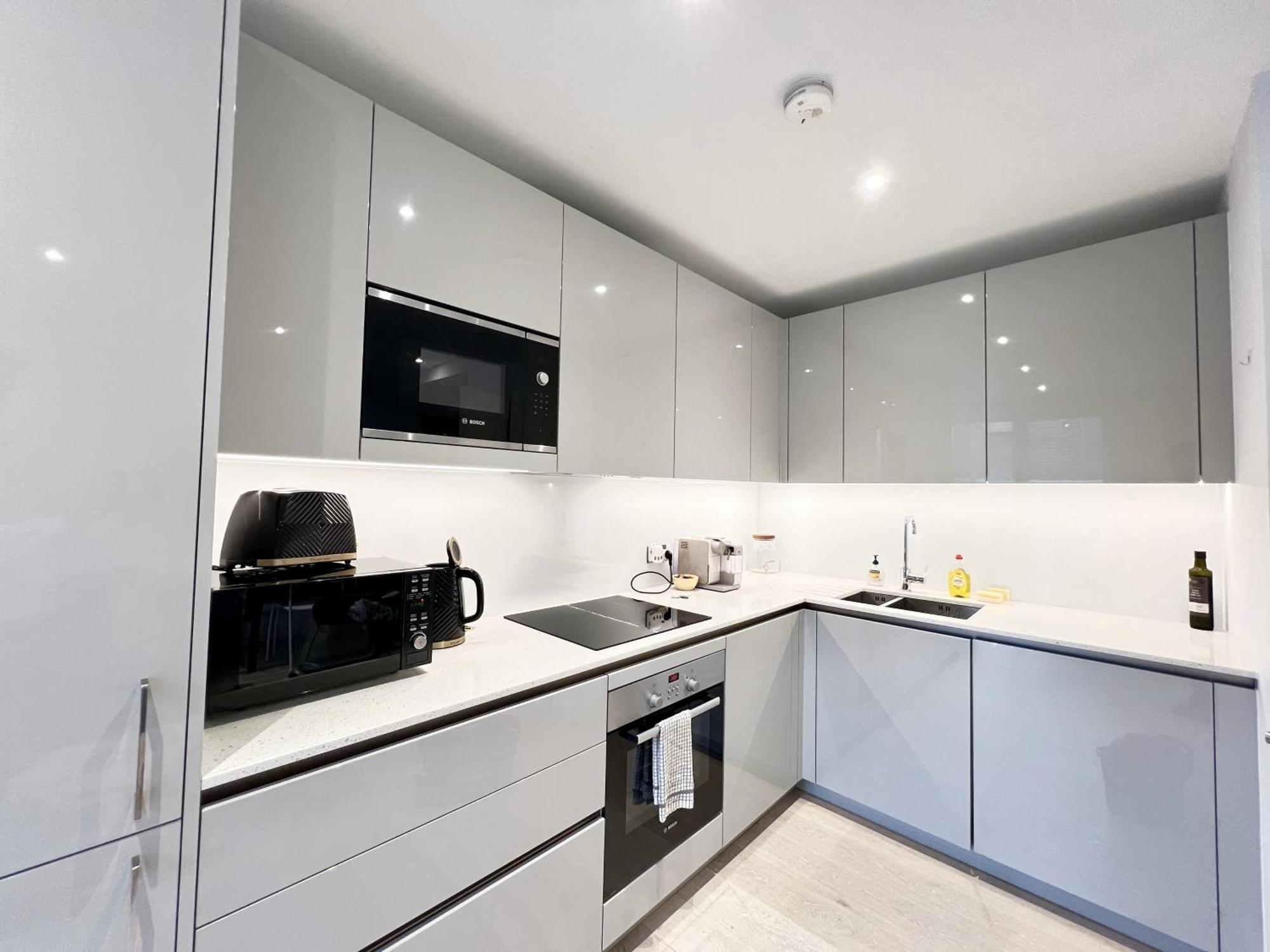 Ec Apartment *