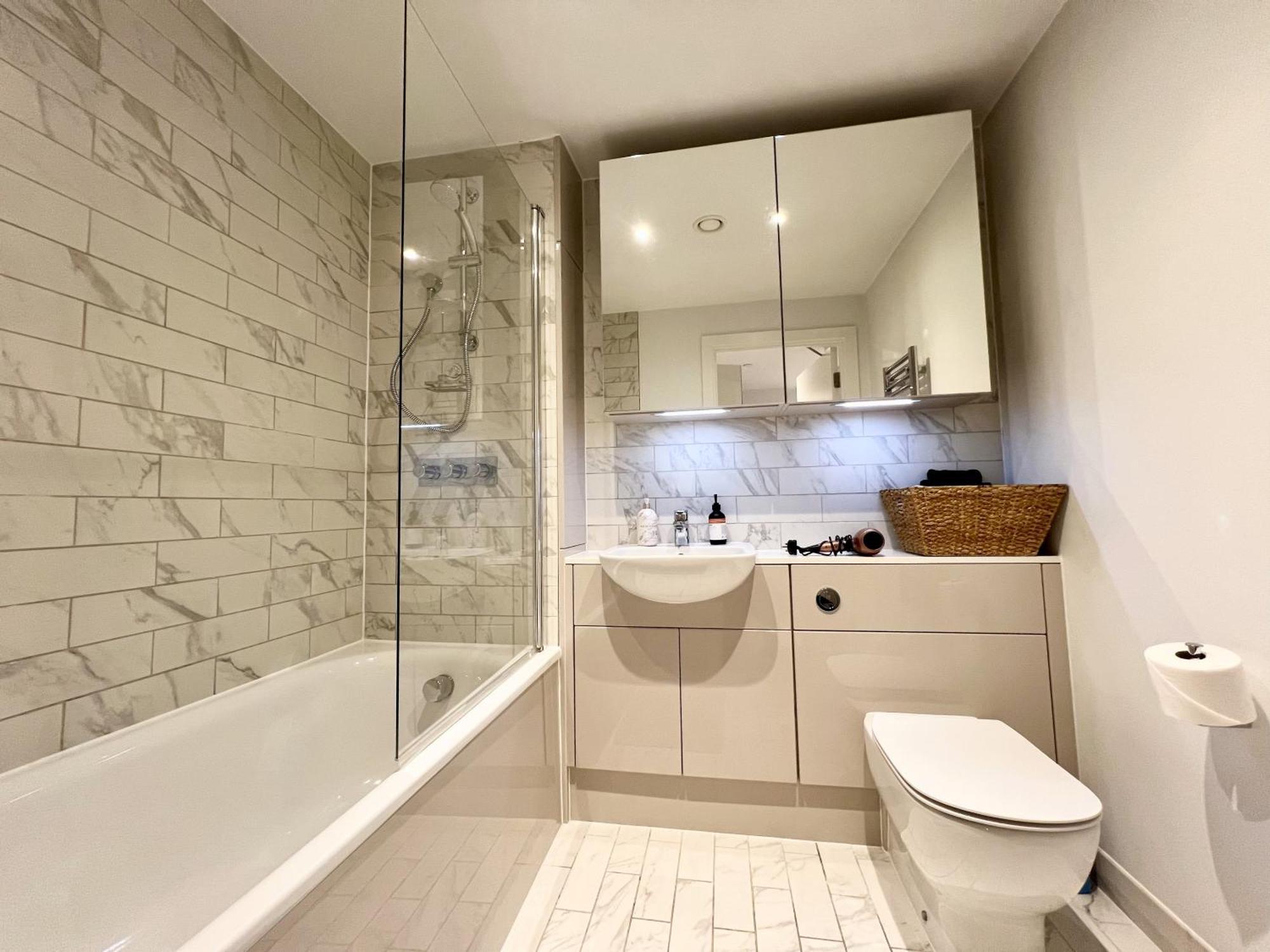 Ec Apartment *