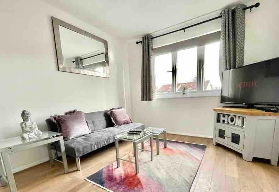 Elite In Apartment