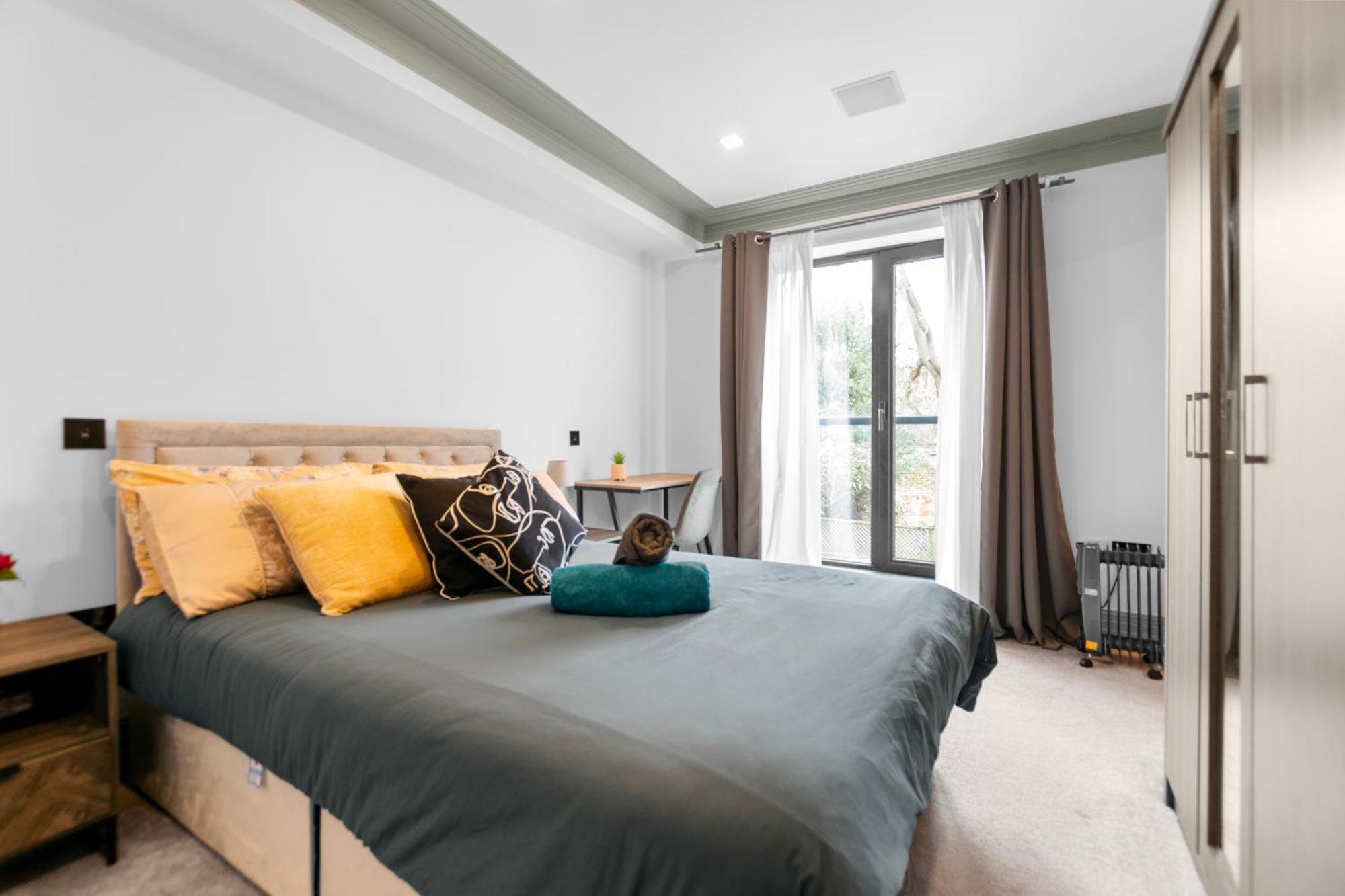 4bedroom, 3bath Retreat With Extra Toilet & Private Garden Oasis London