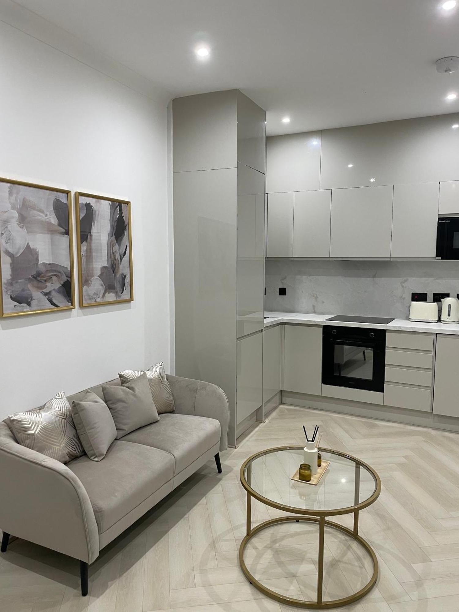 Apartment Stylish 2 Bed Luxury 10 Mins To Ldn London