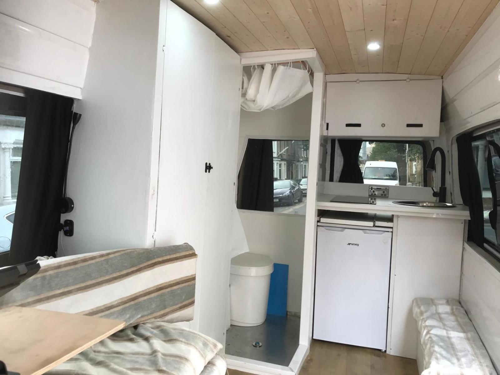Apartment Cozy Campervan Close To Stratford Station Not An *