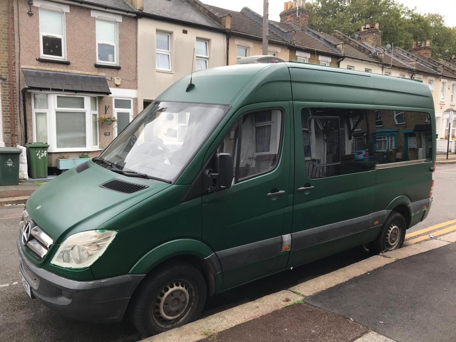 Cozy Campervan Close To Stratford Station Not An