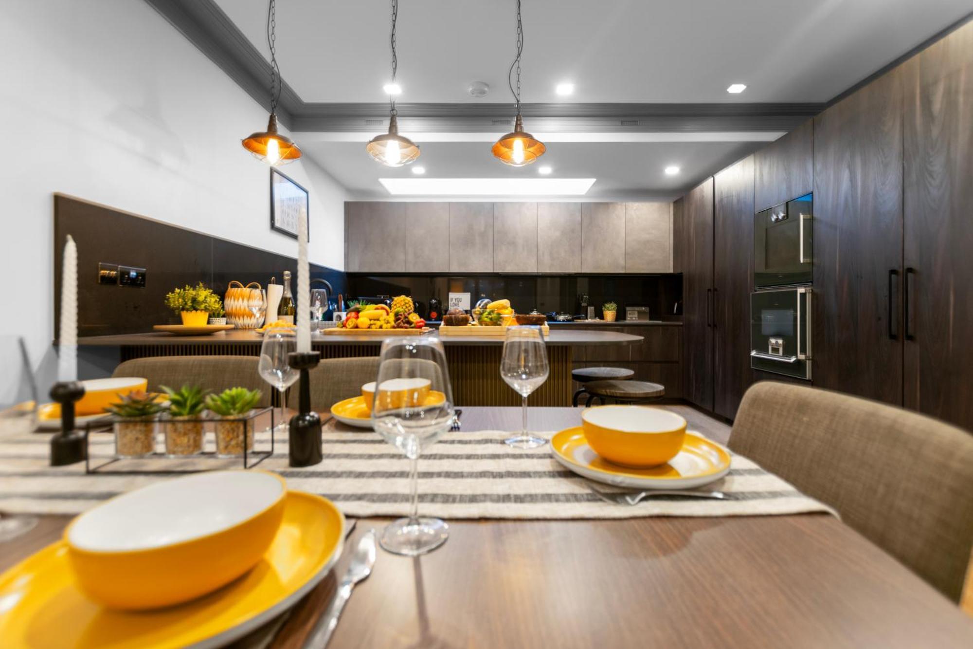 4bedroom, 3bath Retreat With Extra Toilet & Private Garden Oasis London