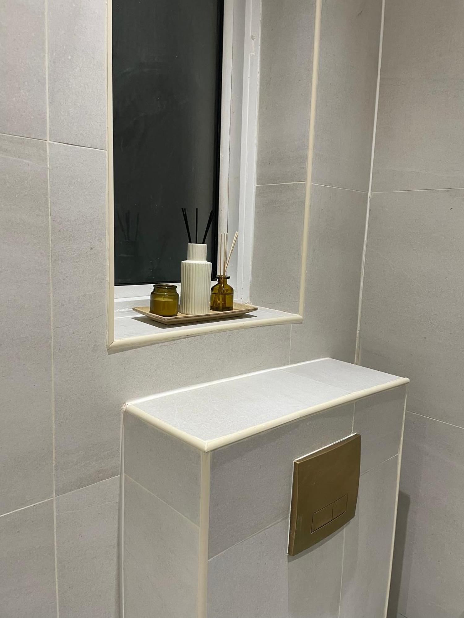 Stylish 2 Bed Luxury 10 Mins To Ldn Apartment *