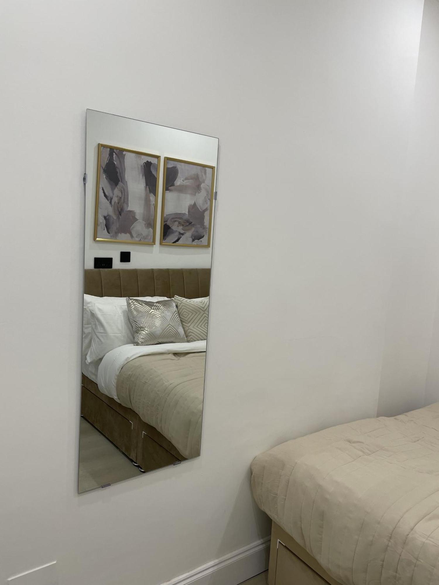 Stylish 2 Bed Luxury 10 Mins To Ldn