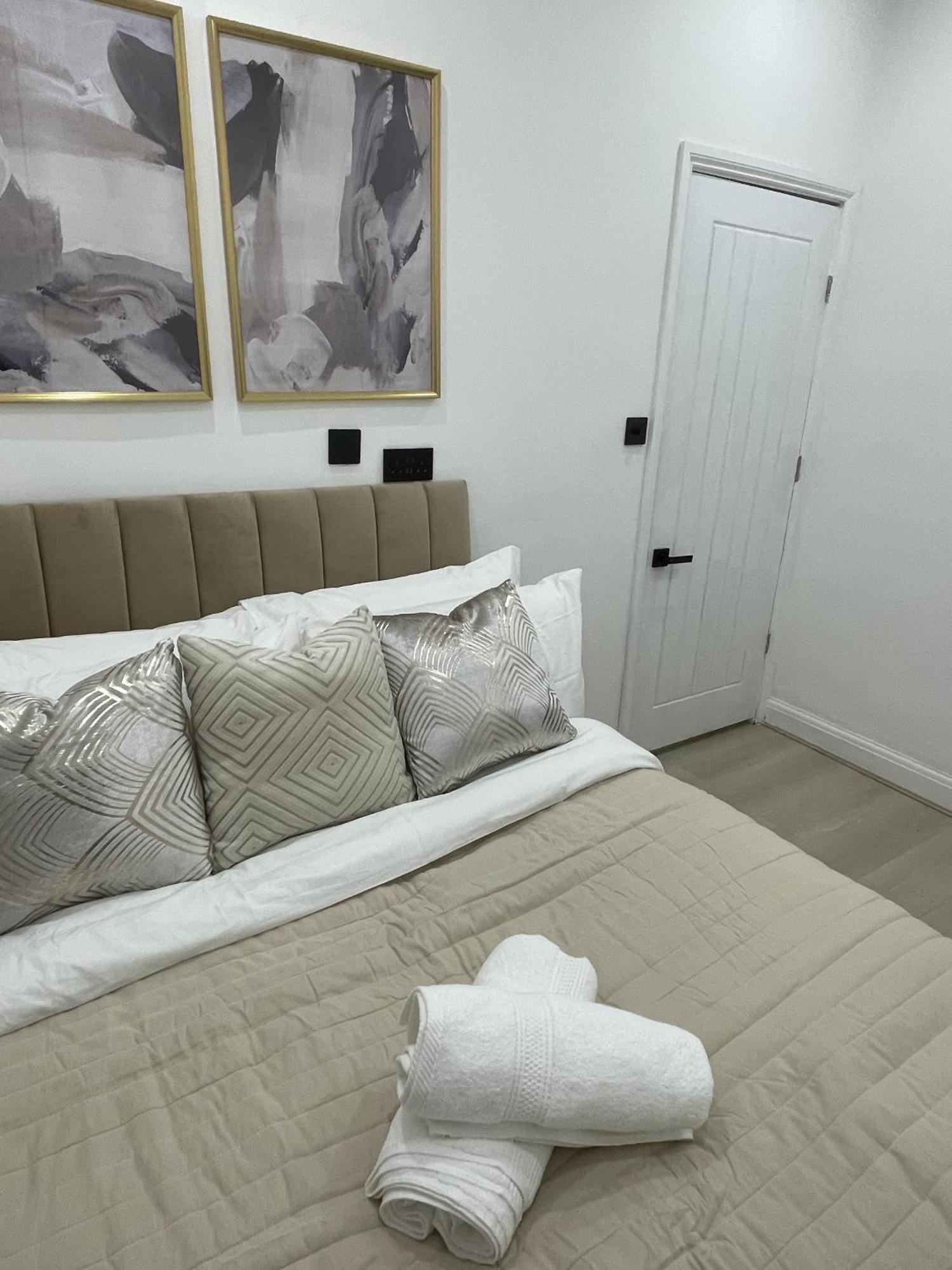 Apartment Stylish 2 Bed Luxury 10 Mins To Ldn London