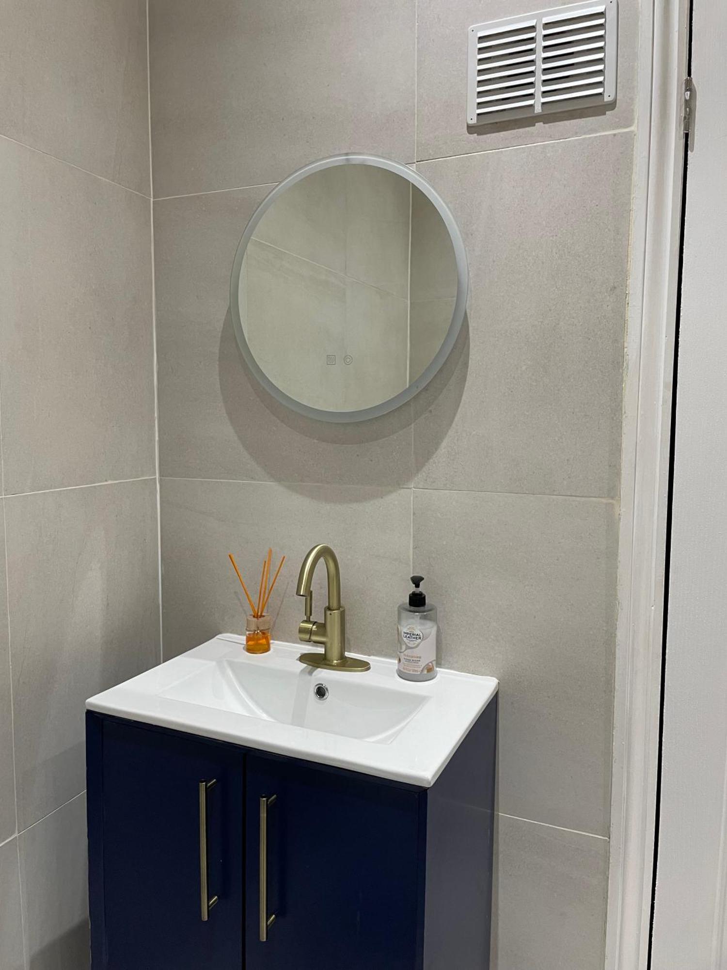 Stylish 2 Bed Luxury 10 Mins To Ldn * London