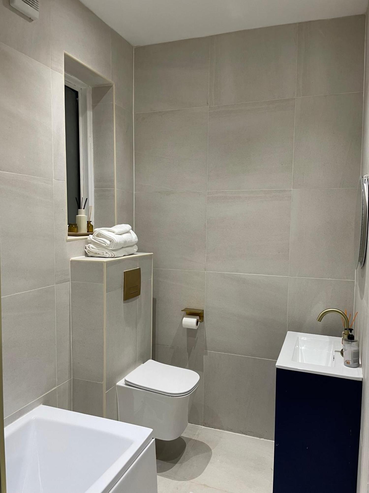 Stylish 2 Bed Luxury 10 Mins To Ldn London