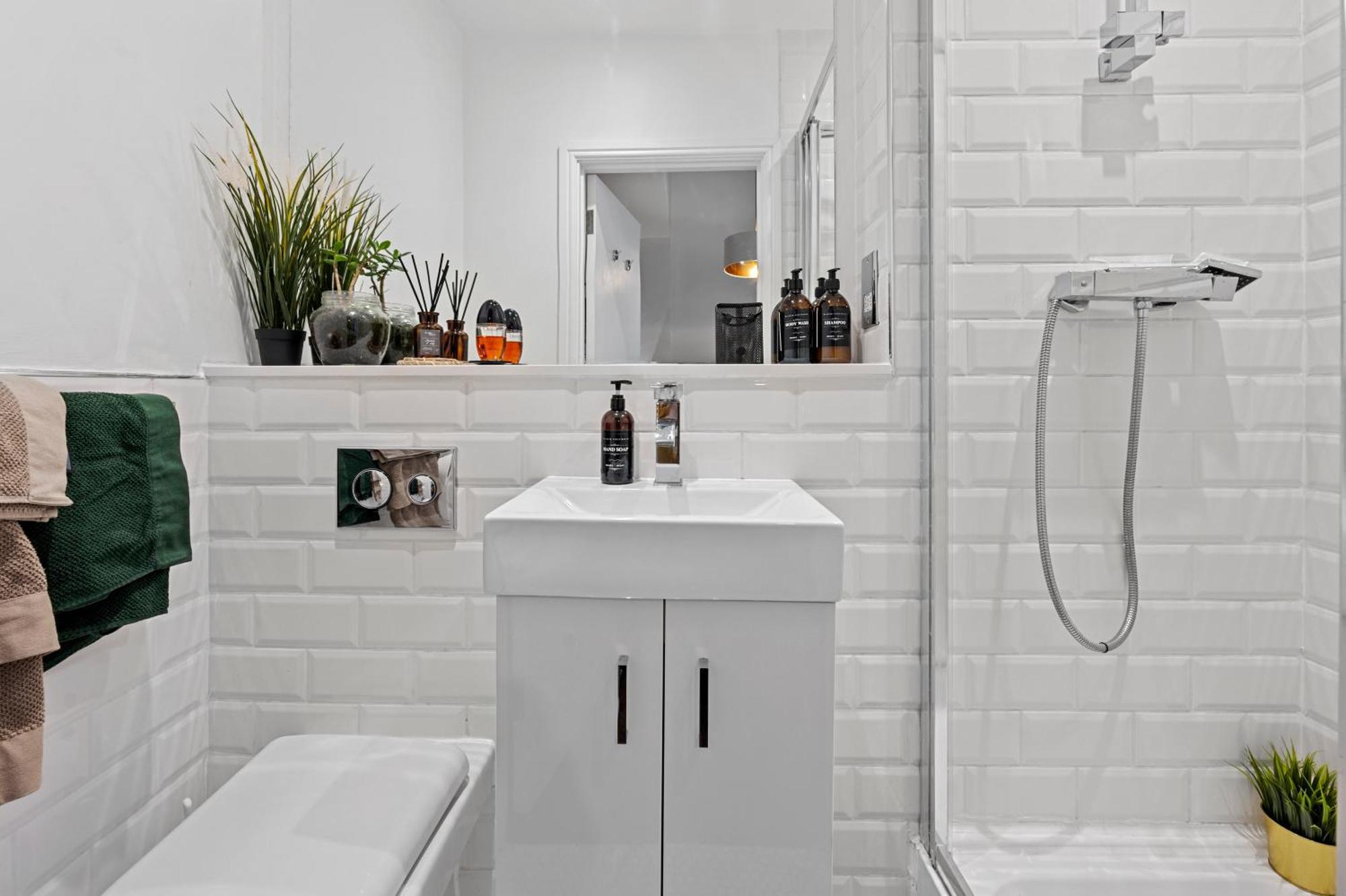 Apartment Private Accomodation In Central London, Limited Offer In January, Card Payment *