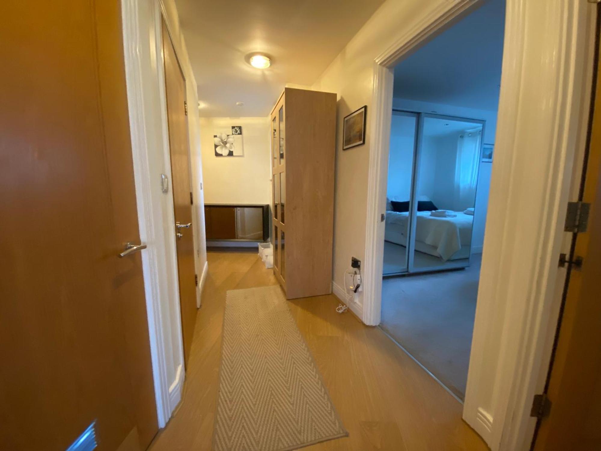 Riverside Apartment-2 Bed-freep-balcony Apartment London