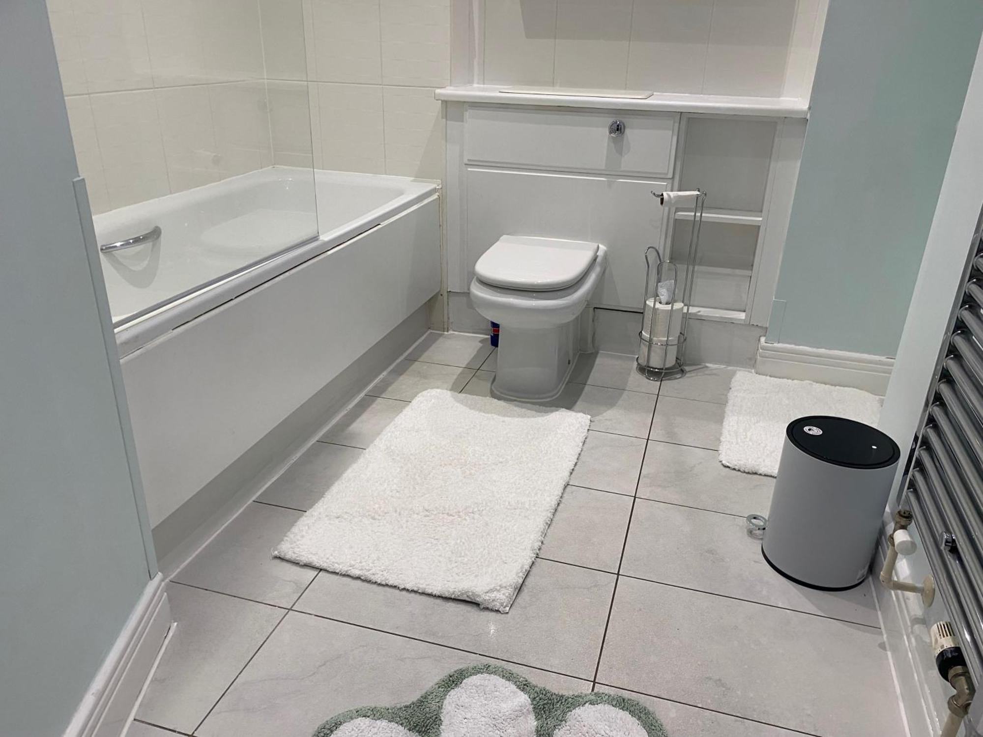 Riverside Apartment-2 Bed-freep-balcony Apartment