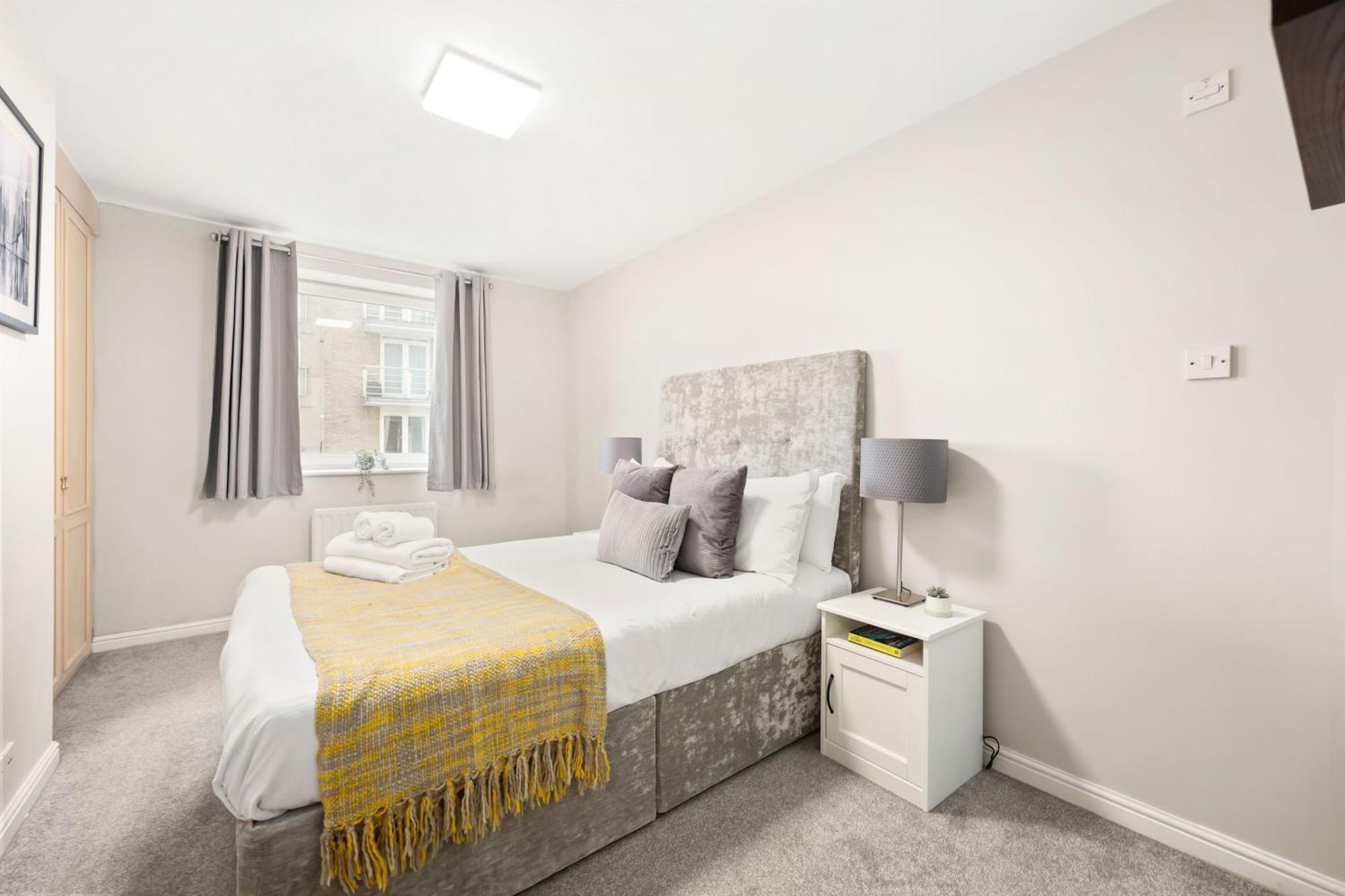 2 Bedroom Short Term & Flexible Renting Canary Wharf With Free Parking And Free Wifi Apartment London